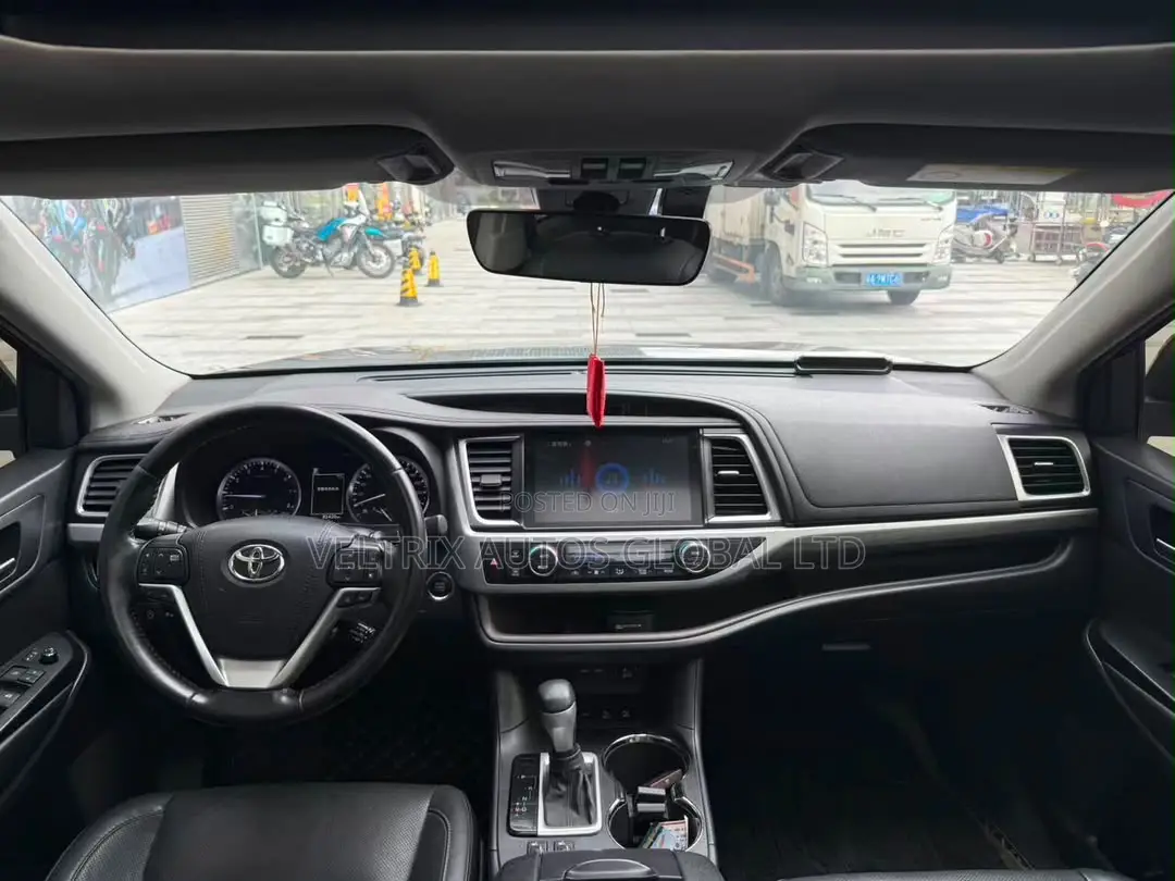 Toyota Highlander L 2021 Black