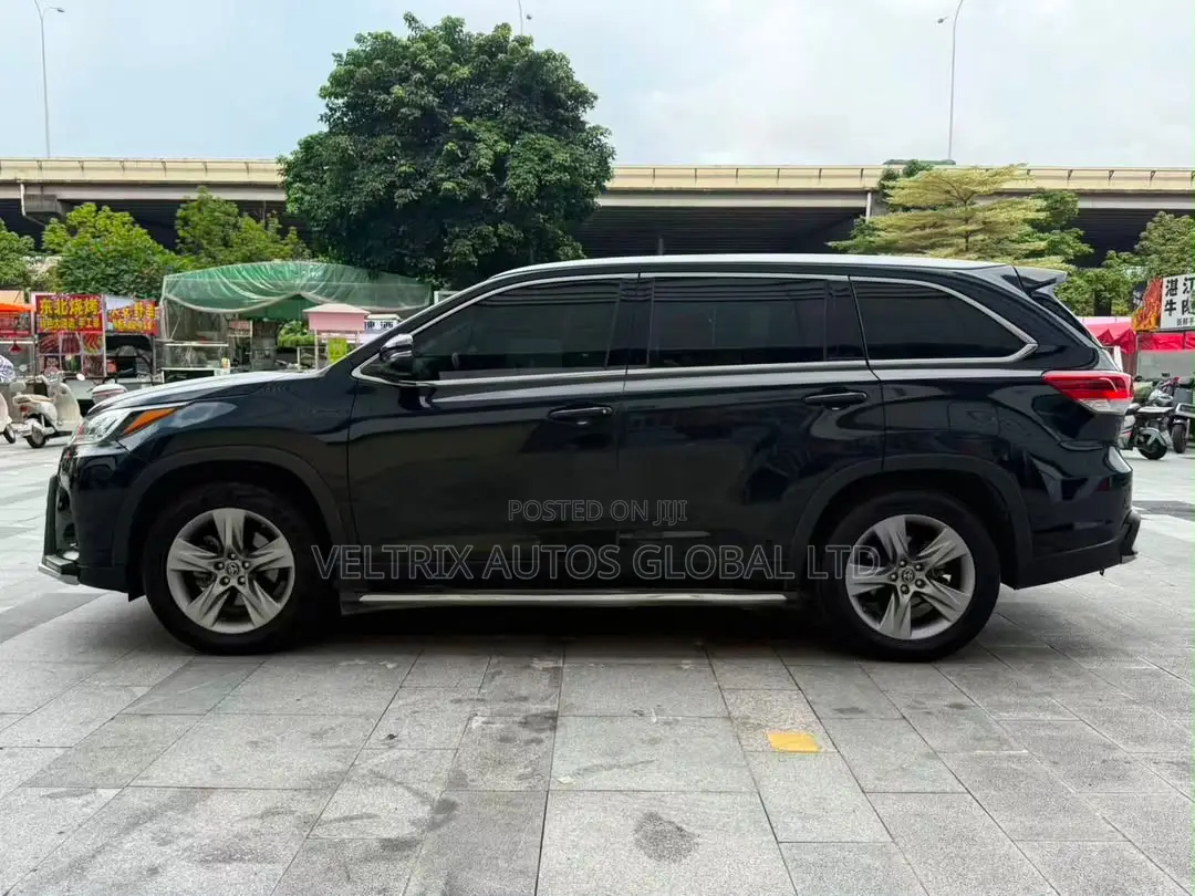 Toyota Highlander L 2021 Black