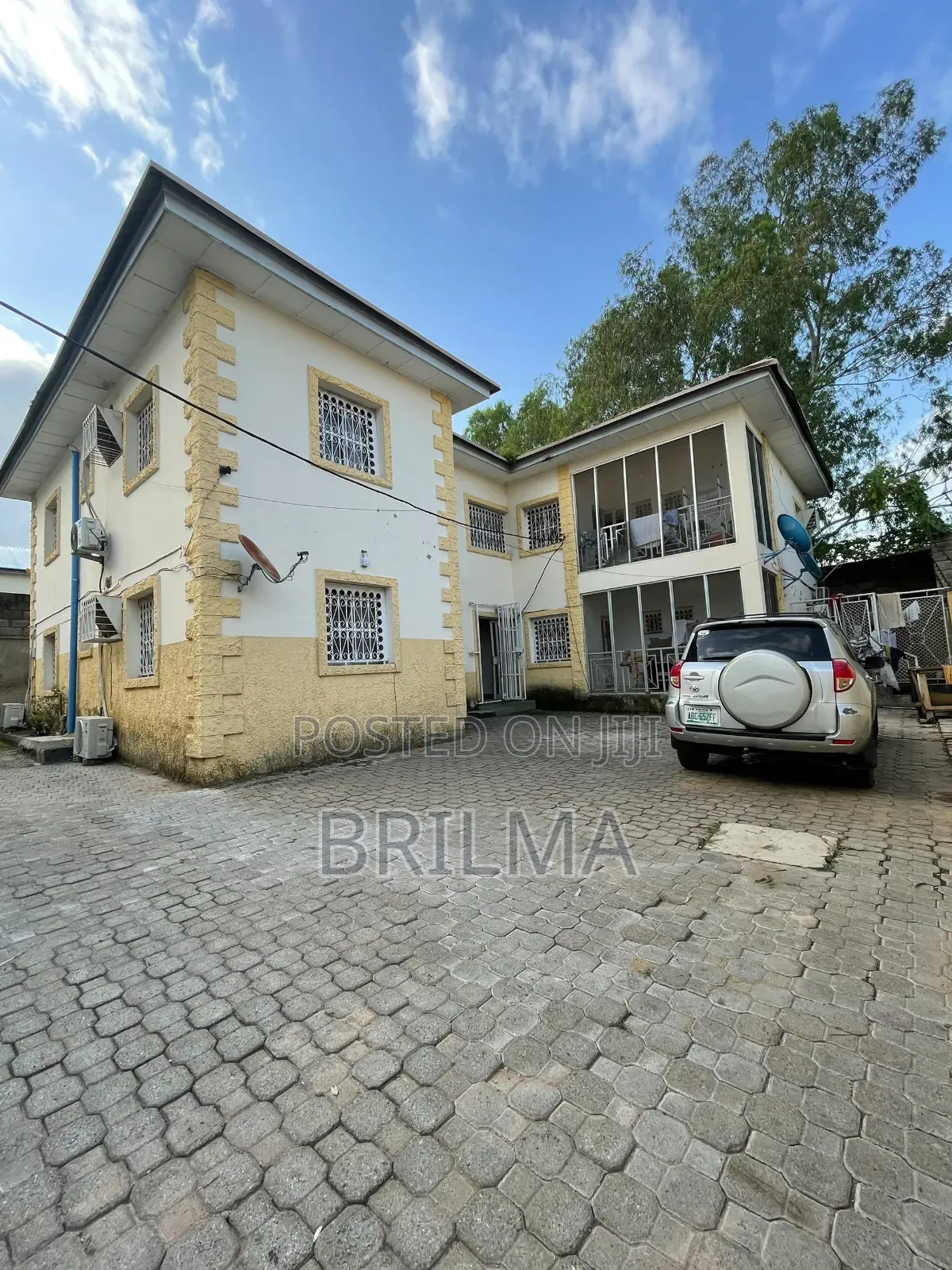 6bdrm Block of Flats in Zone 6 / Wuse for sale