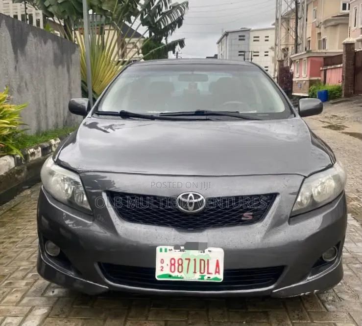 Toyota Corolla 2009 Gray