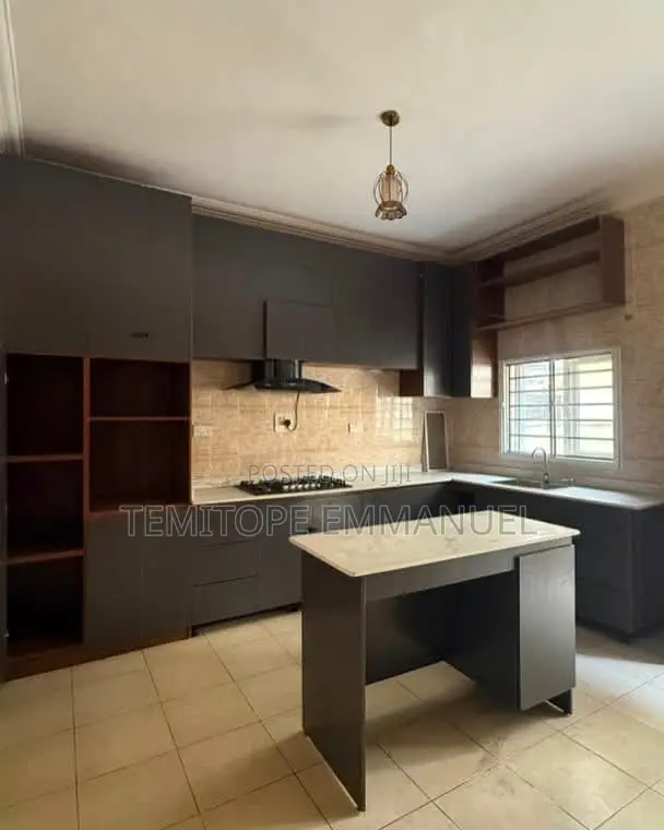 Furnished 5bdrm Duplex in Ikota for rent