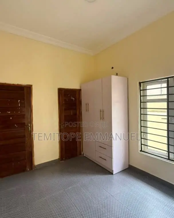 Furnished 5bdrm Duplex in Ikota for rent