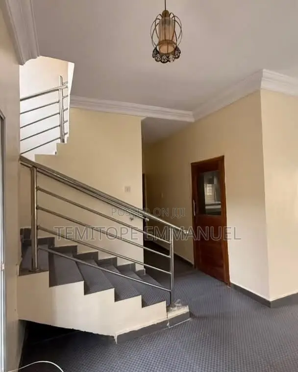 Furnished 5bdrm Duplex in Ikota for rent