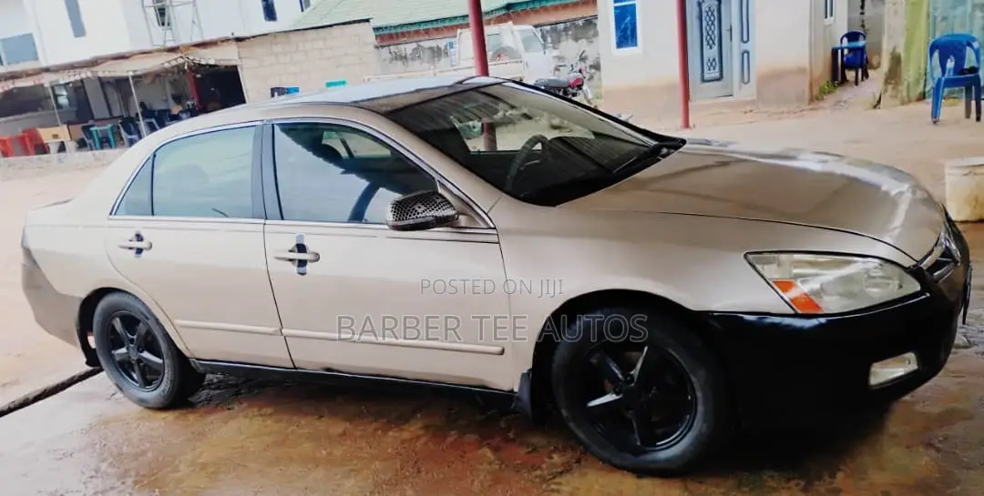 Honda Accord 2006 Gold