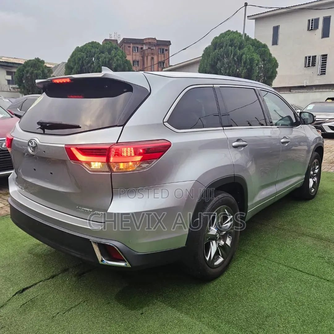 Toyota Highlander 2017 Silver