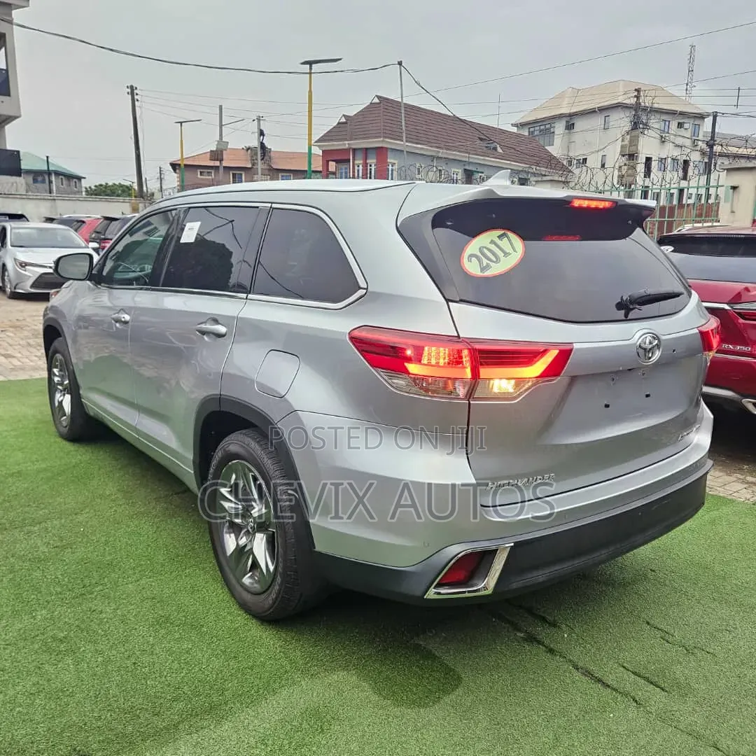 Toyota Highlander 2017 Silver