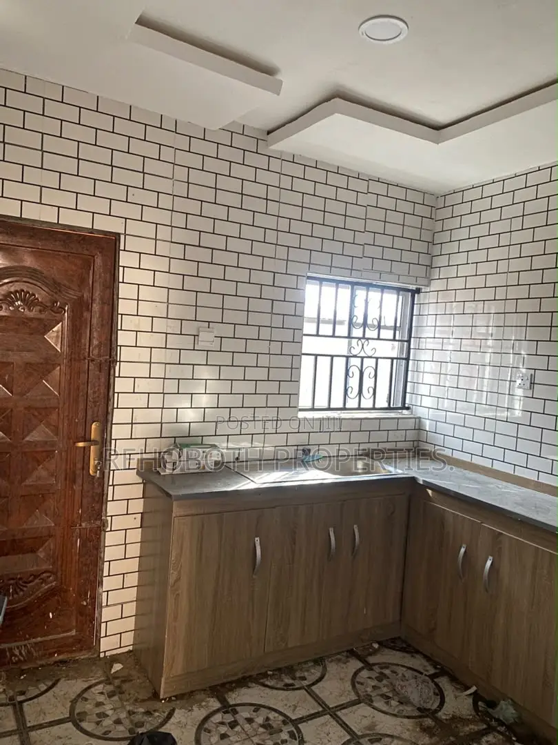 2bdrm Bungalow in Abeese Elebu, Akala Express for rent