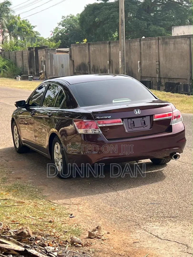 Honda Accord 2010 Maroon