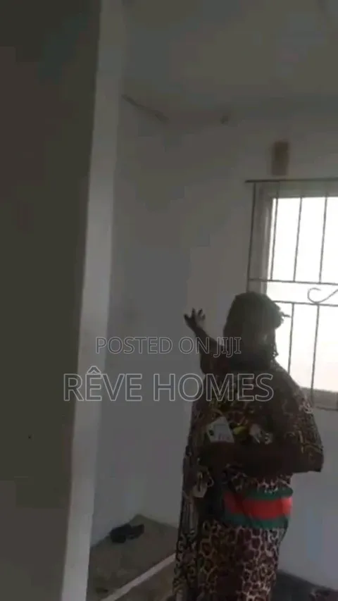3bdrm Block of Flats in GRA Phase 2 Shangisha for rent