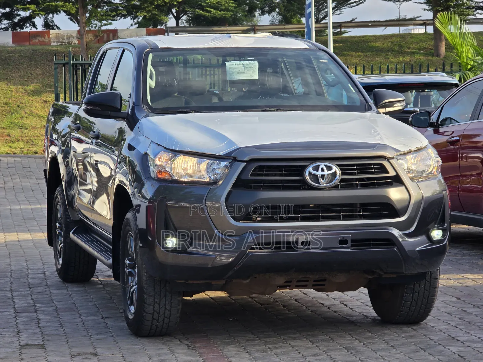 New Toyota Hilux 2025 Gray