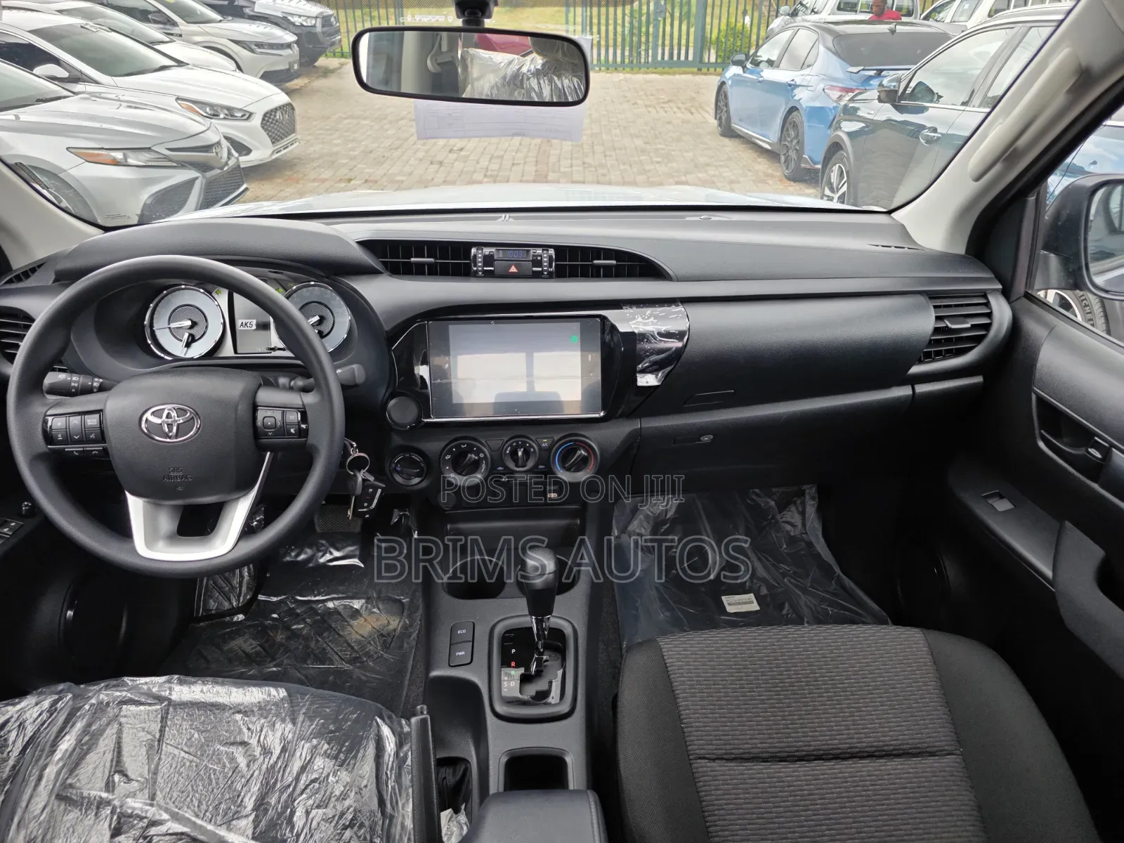 New Toyota Hilux 2025 Gray