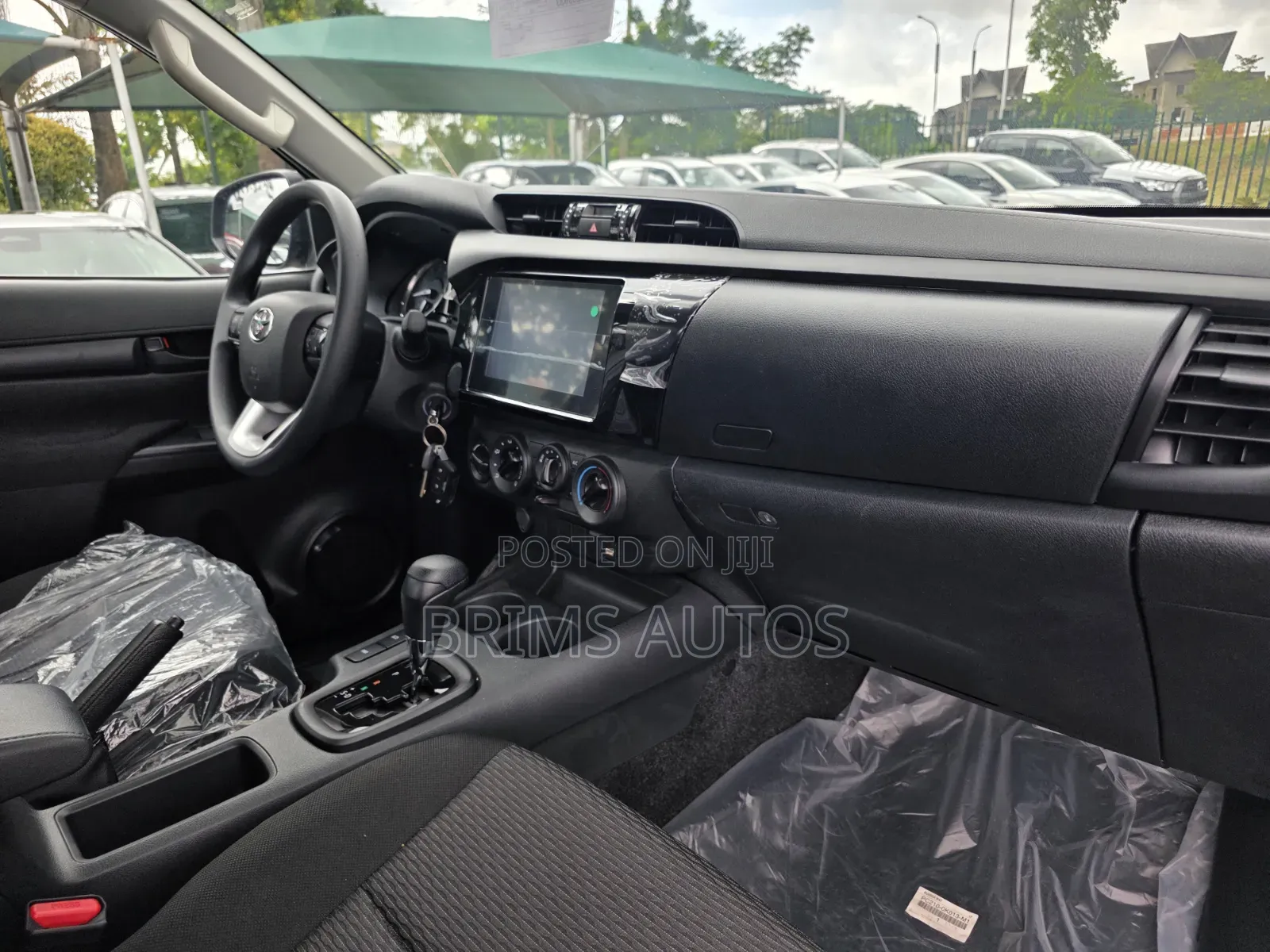 New Toyota Hilux 2025 Gray