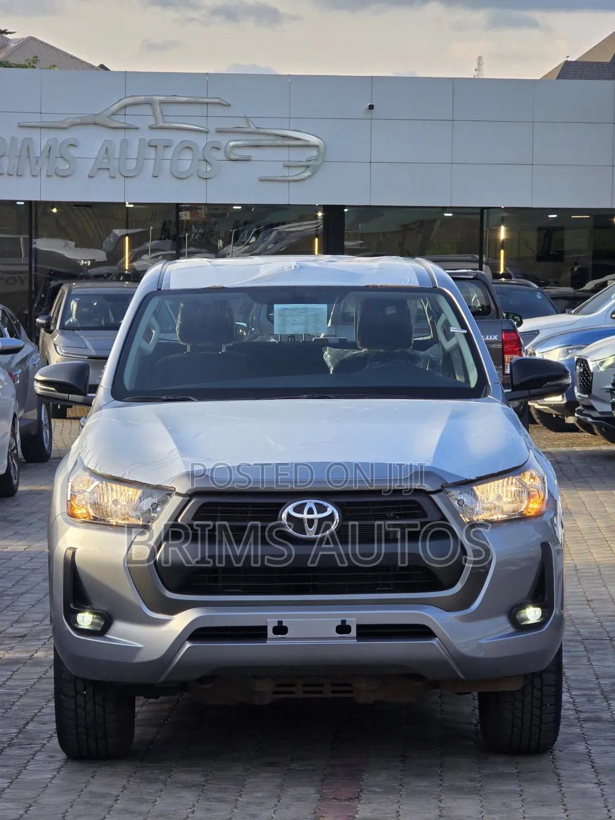 New Toyota Hilux 2025 Silver