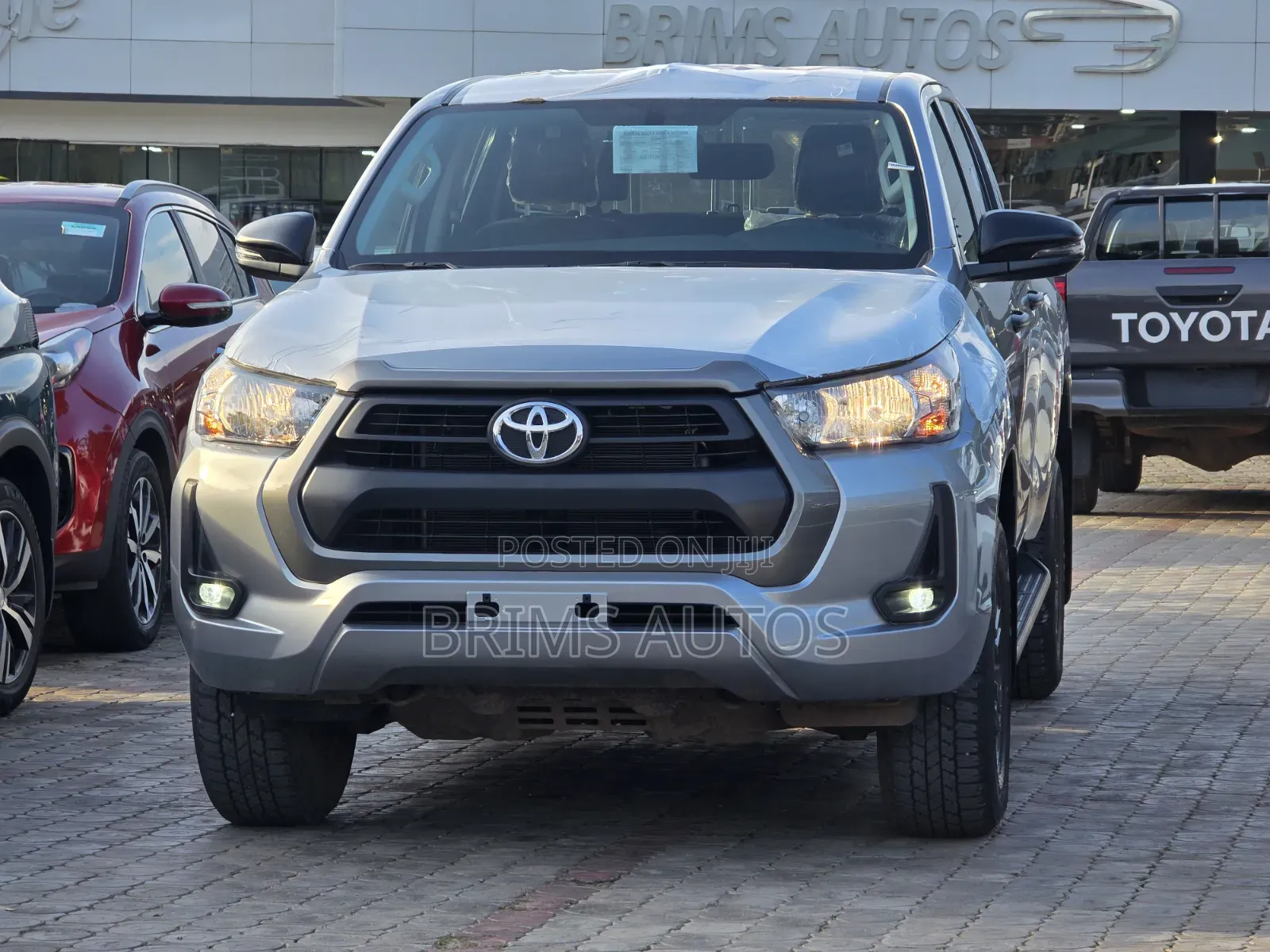 New Toyota Hilux 2025 Silver