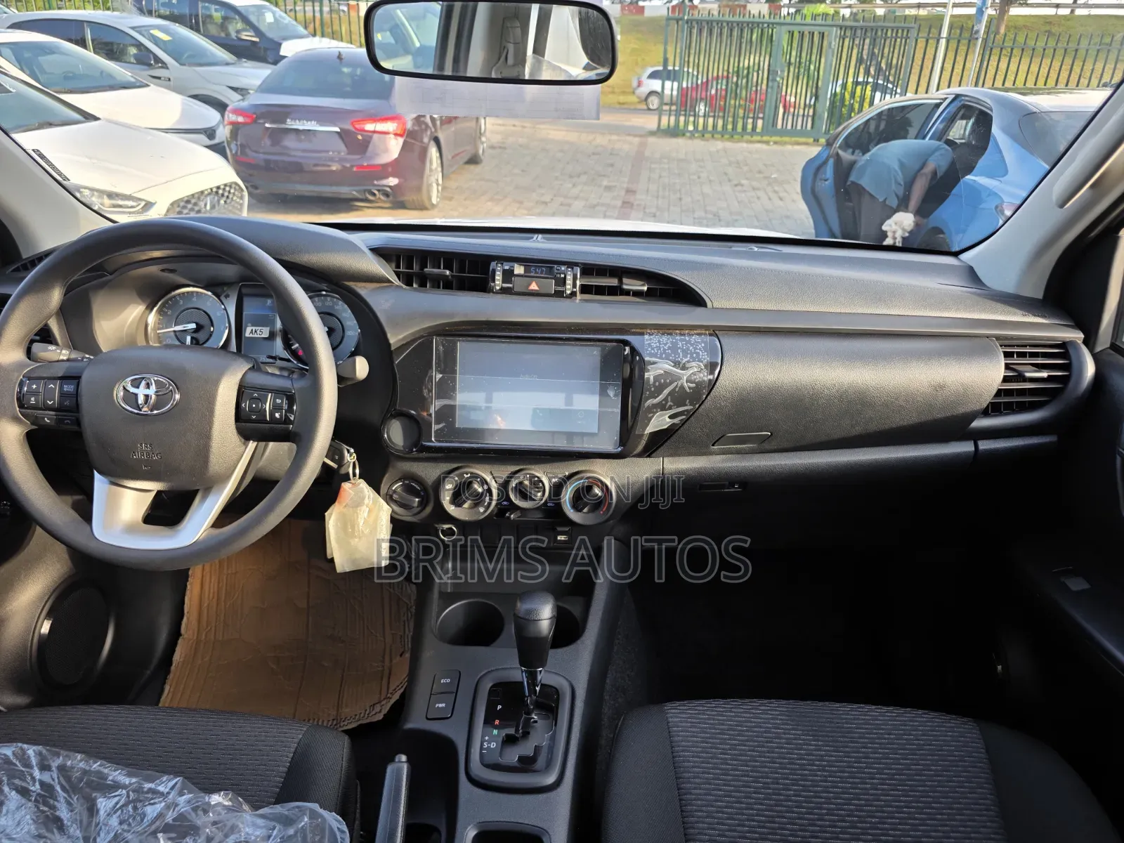 New Toyota Hilux 2025 Silver