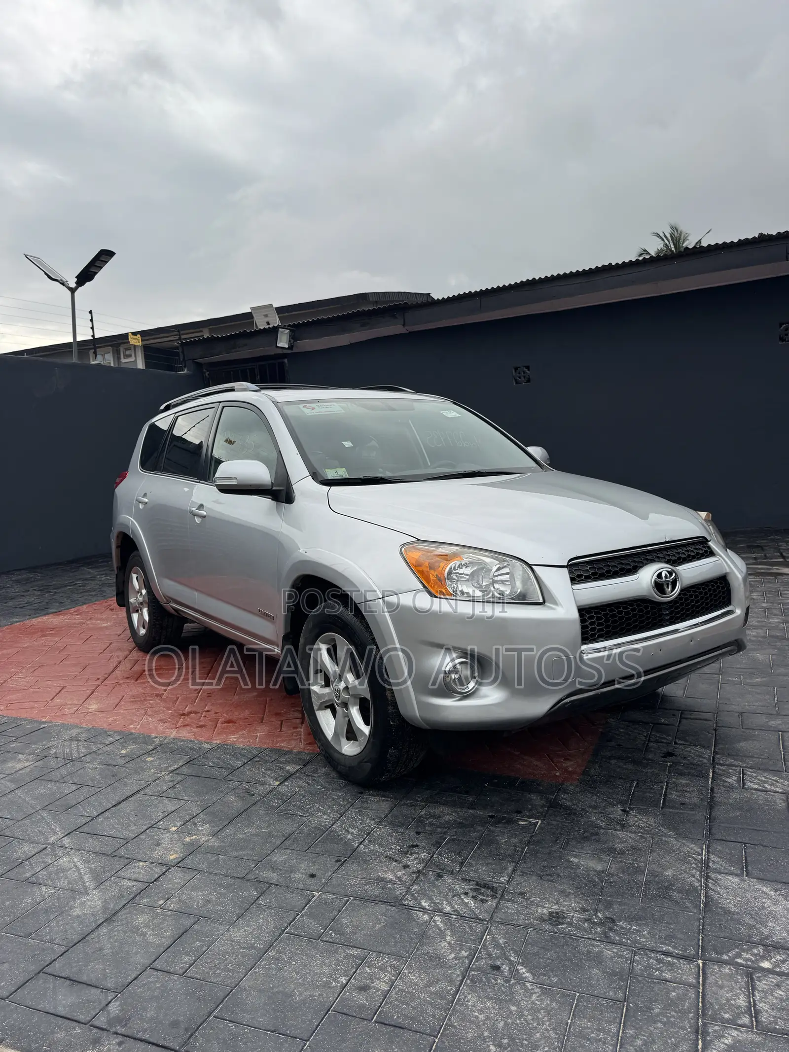 Toyota RAV4 2.5 Limited 2010 Silver