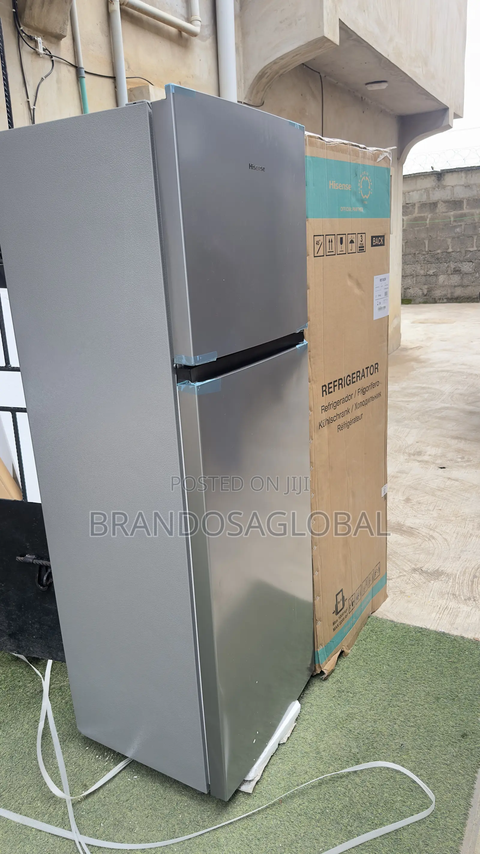 Hisense 306L Double Door Refrigerator – Modern Food Cooling Appliance