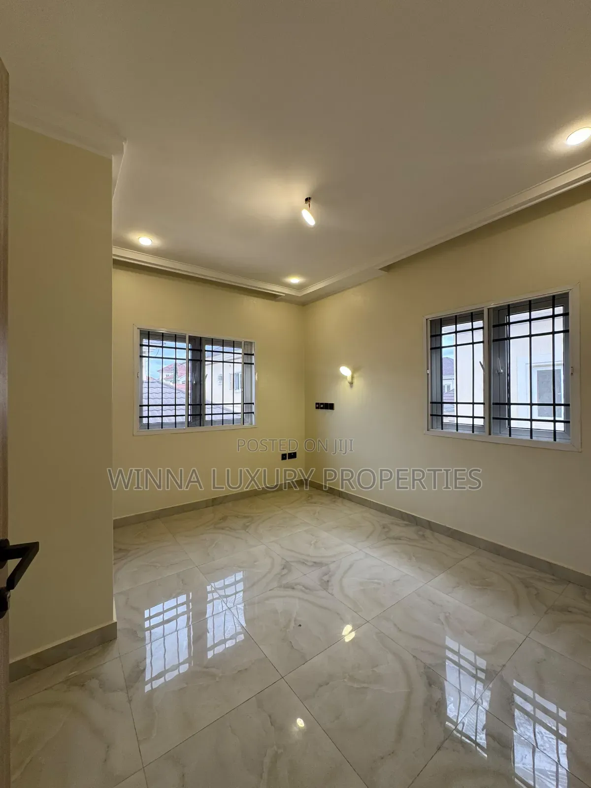 6bdrm Duplex in Life Camp for sale