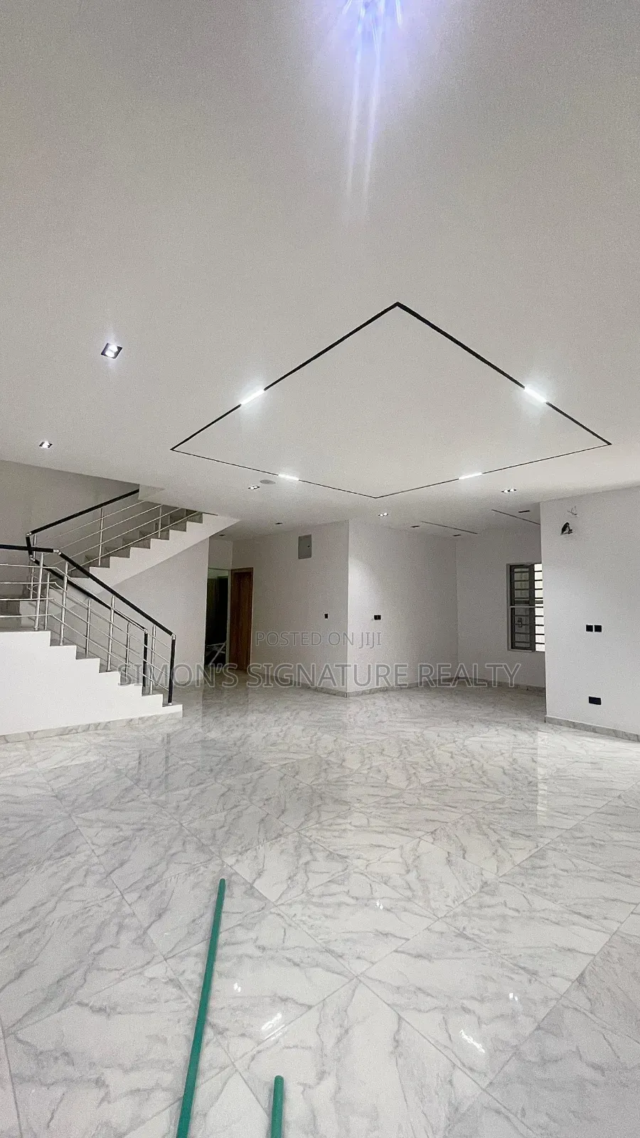 5bdrm Duplex in Ikota for rent