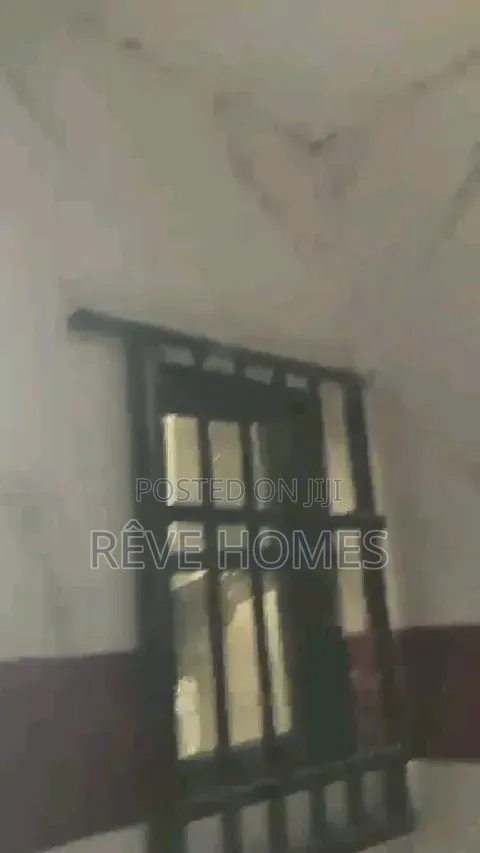 Mini Flat in Soluyi for rent