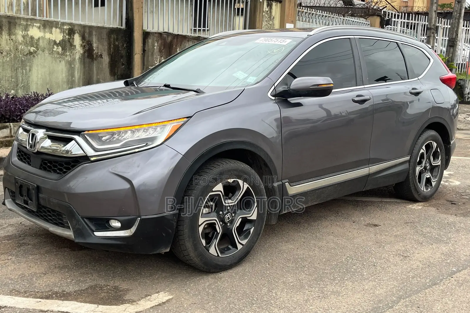 Honda CR-V Touring 4dr SUV AWD (1.5L 4cyl CVT) 2017 Gray