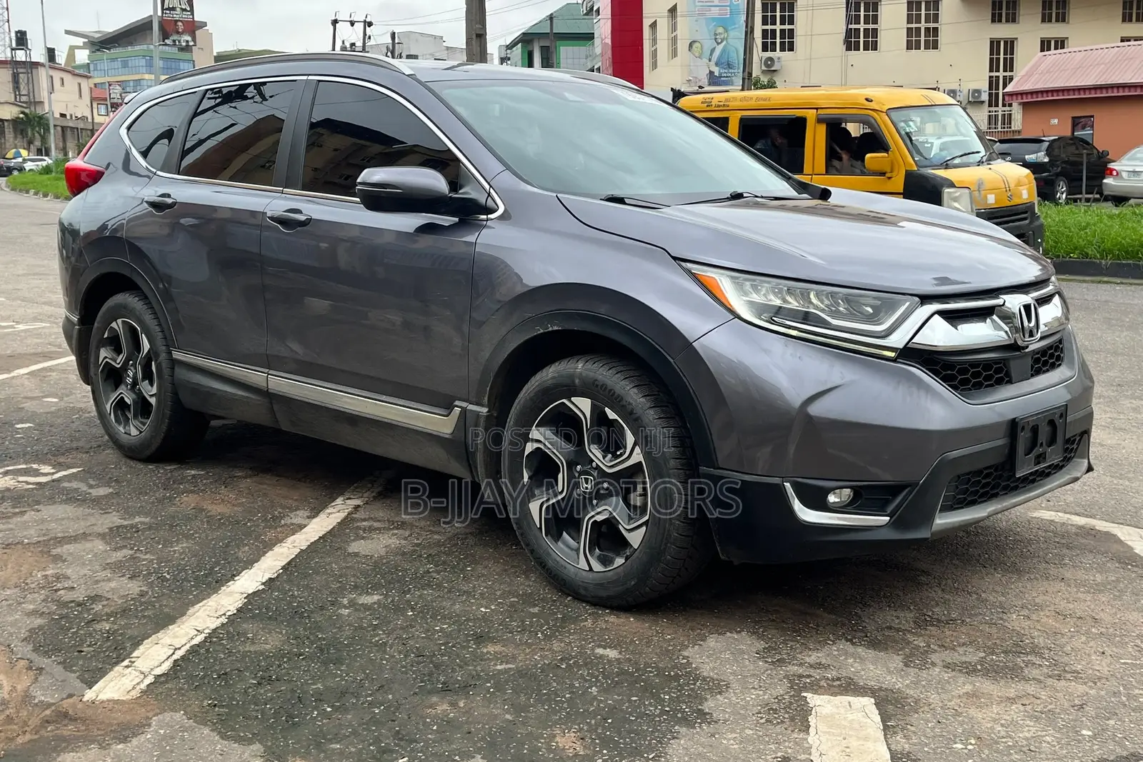 Honda CR-V Touring 4dr SUV AWD (1.5L 4cyl CVT) 2017 Gray