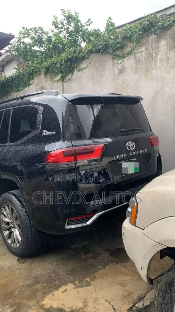 Toyota Land Cruiser 2022 Black
