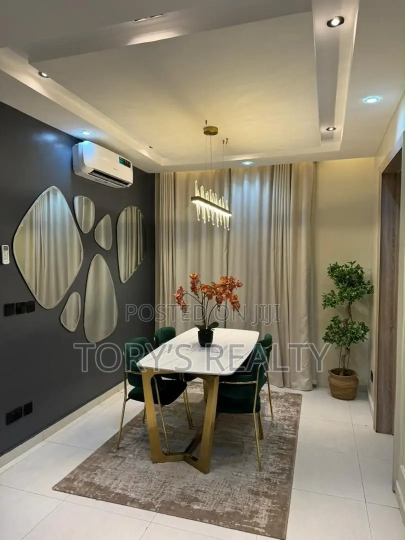 Luxuriously Furnished 2 Bedroom Apartment
