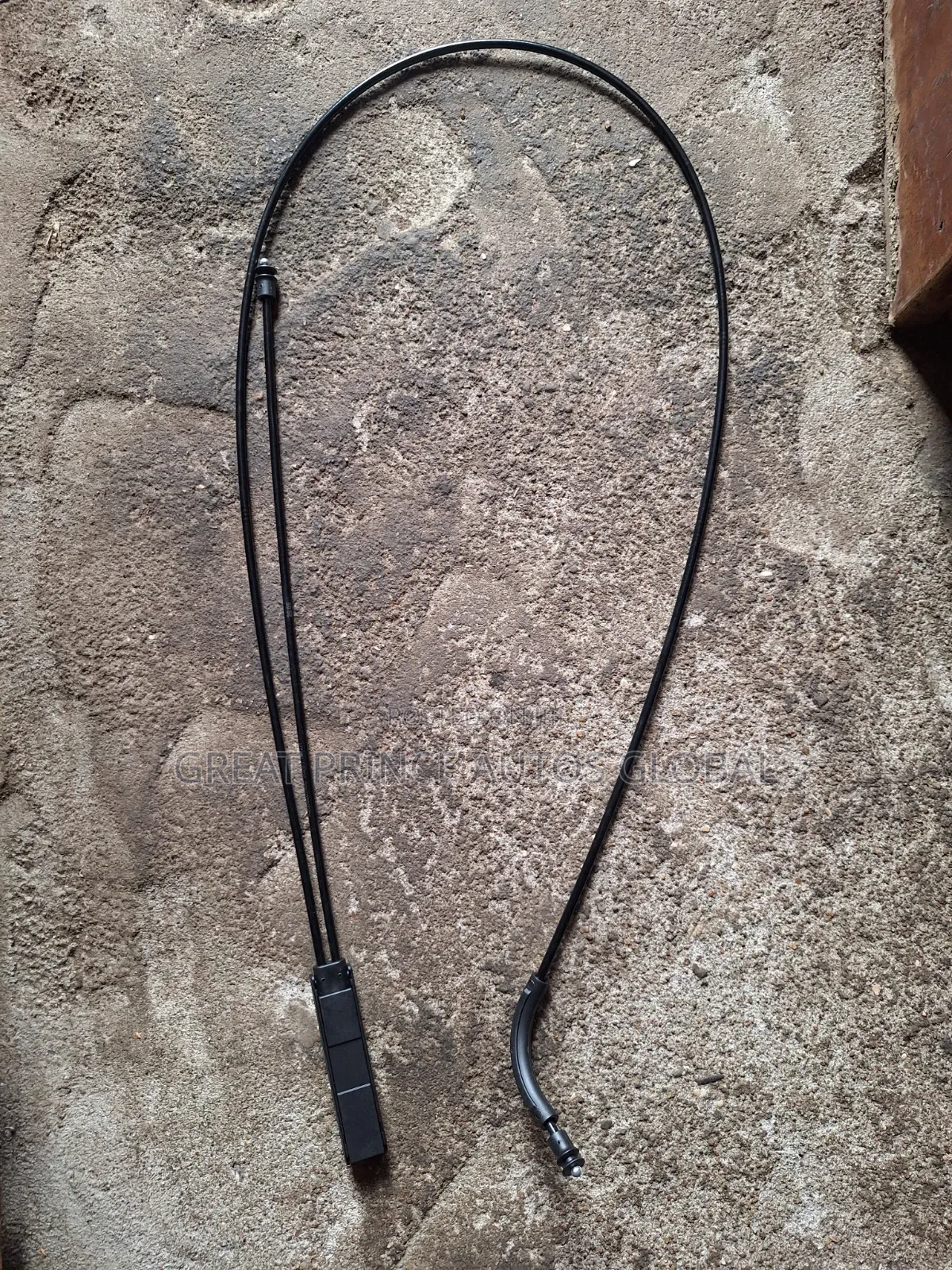 Bonnet Cable C350 206