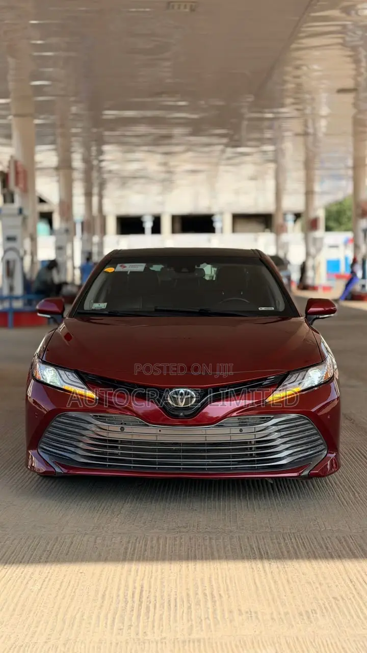 Toyota Camry XLE V6 FWD (3.5L 6cyl 8AM) 2018 Red