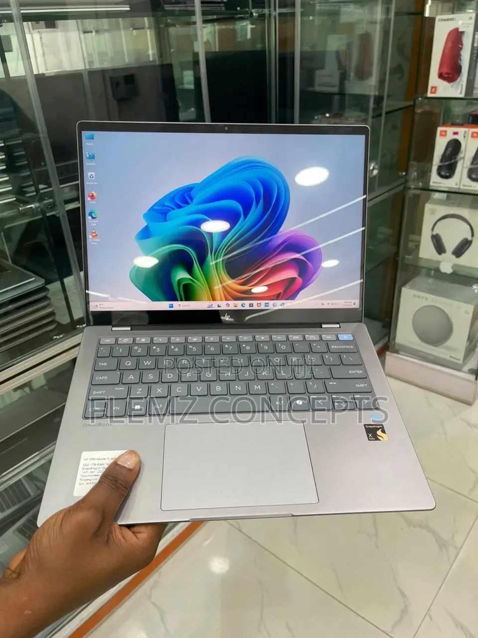 HP OmniBook X Laptop 14-fe0097nr 16GB Qualcomm Snapdragon X Plus SSD 1T