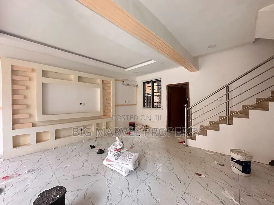 4bdrm Duplex in Osapa Estate for rent