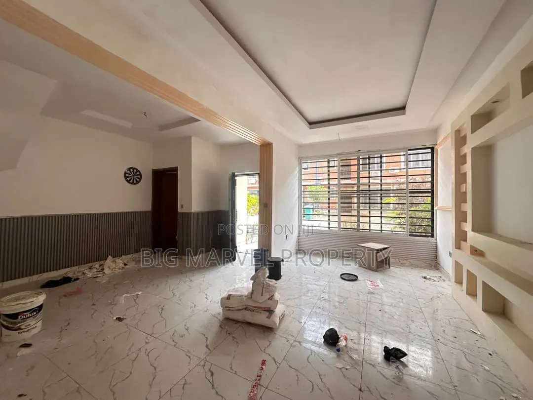 4bdrm Duplex in Osapa Estate for rent