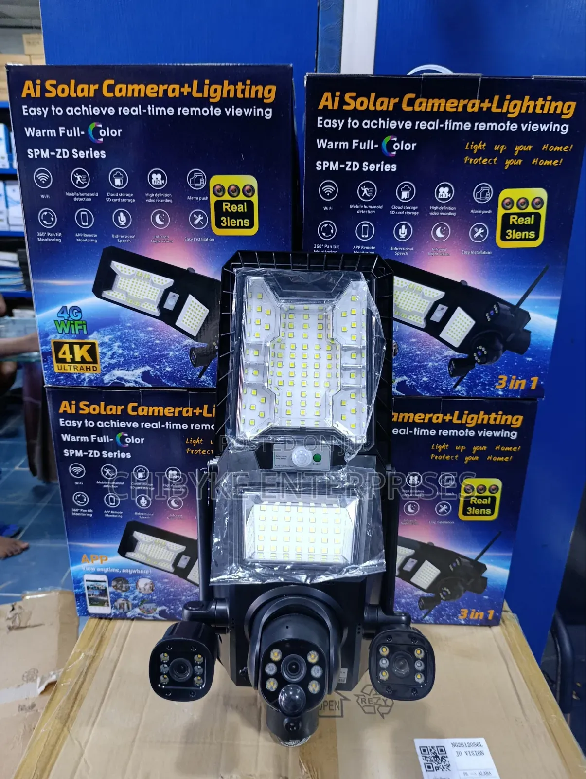 REAL 3Lens Solar PTZ Street Light Camera