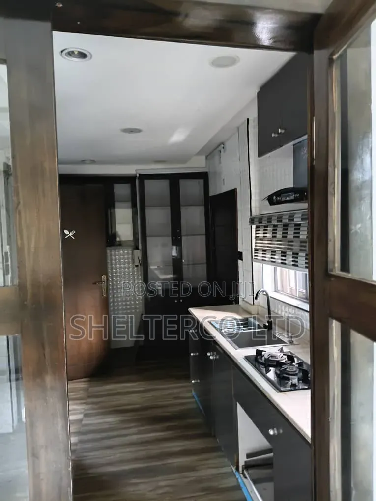 4bdrm Duplex in Gra for rent