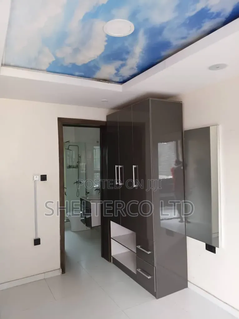 4bdrm Duplex in Gra for rent