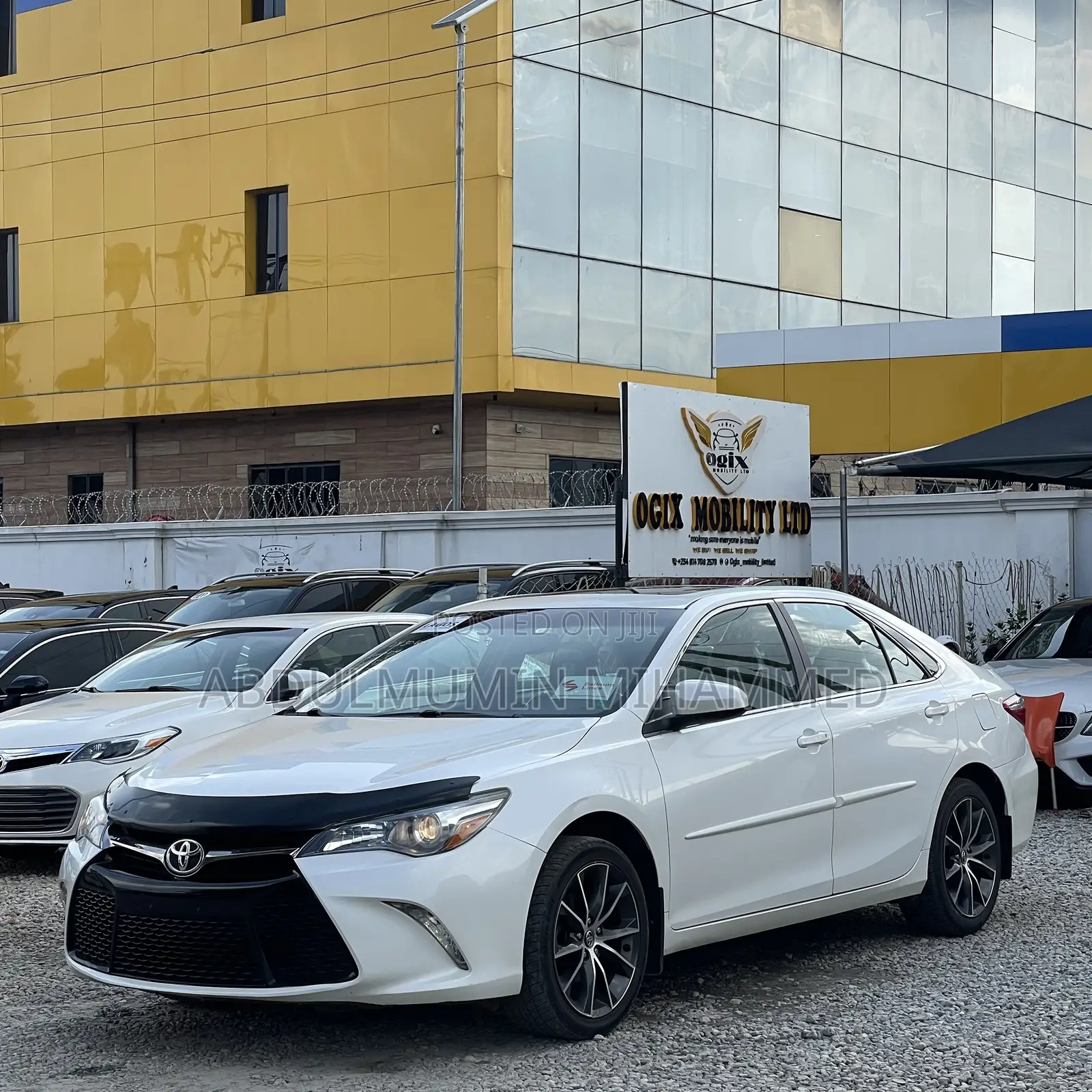 Toyota Camry XSE 4dr Sedan (2.5L 4cyl 6A) 2015 White