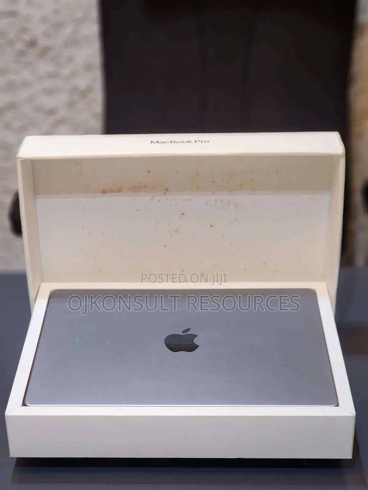 Laptop Apple MacBook Pro 2021 M1 16GB Apple M1 Pro SSD 512GB
