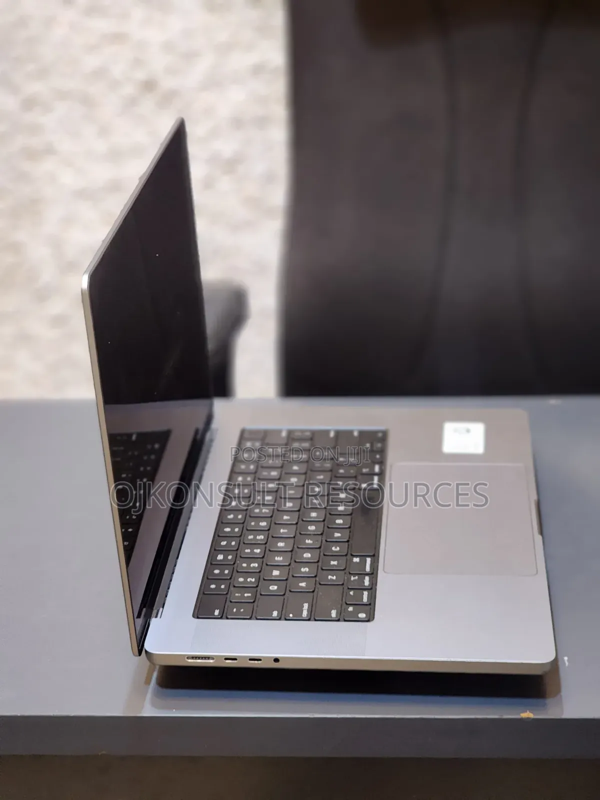 Laptop Apple MacBook Pro 2021 M1 16GB Apple M1 Pro SSD 512GB