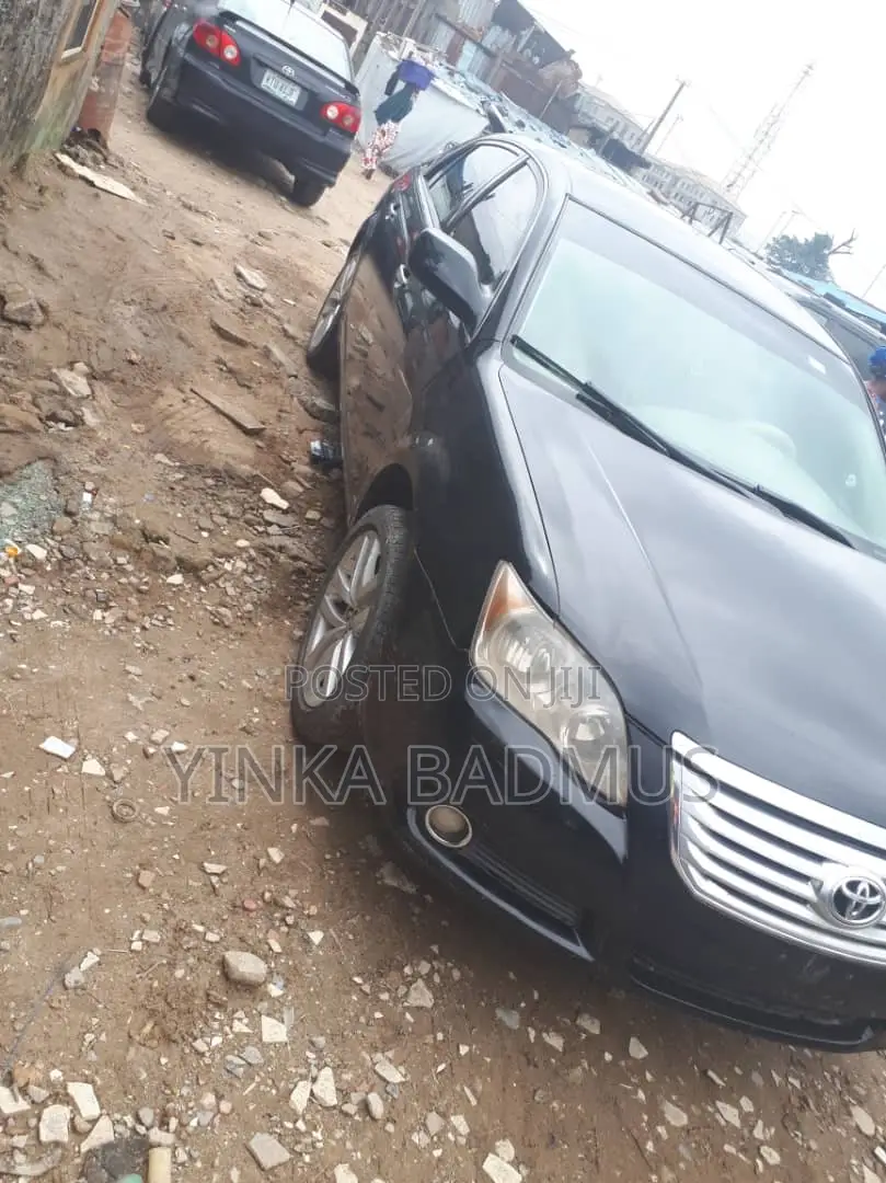 Toyota Avalon Limited 2010 Black