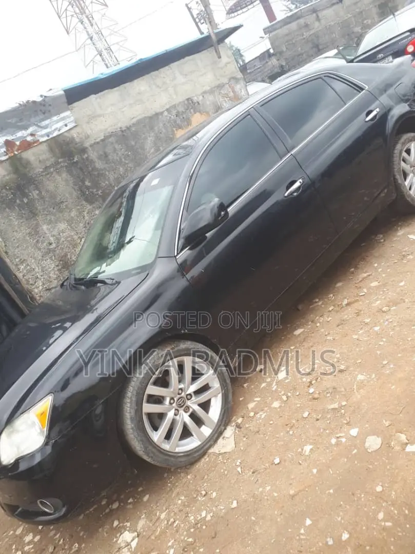 Toyota Avalon Limited 2010 Black