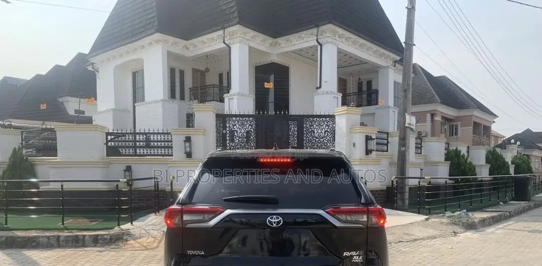 Toyota RAV4 XLE AWD 2020 Black