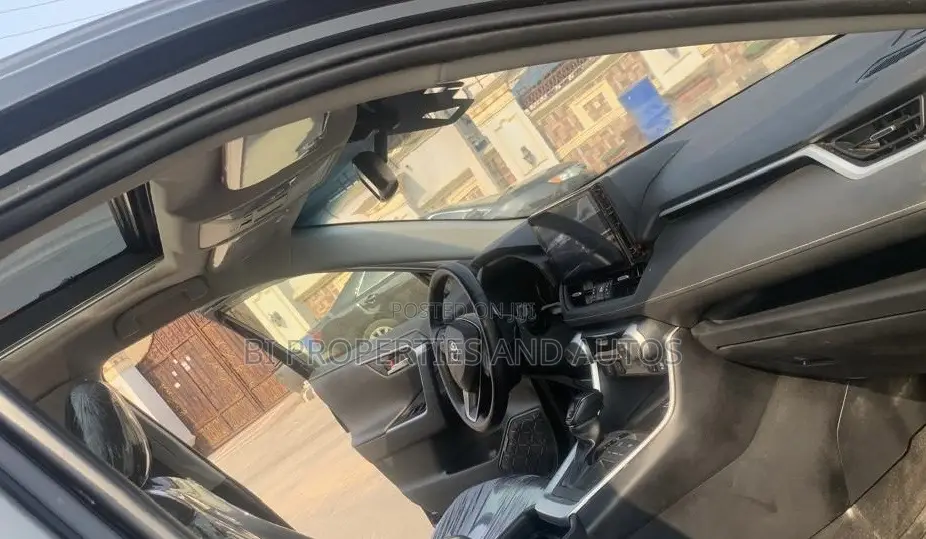 Toyota RAV4 XLE AWD 2020 Black