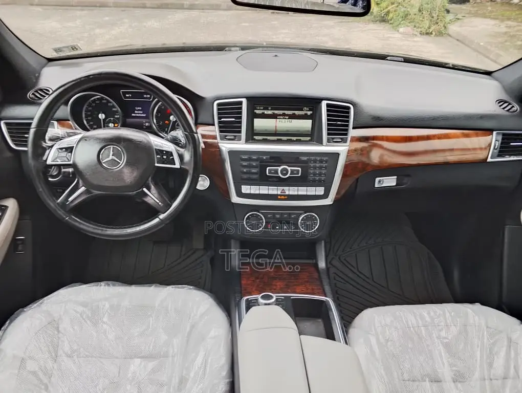Mercedes-Benz M Class ML350 4MATIC 4dr SUV AWD (3.5L 6cyl 7A) 2014