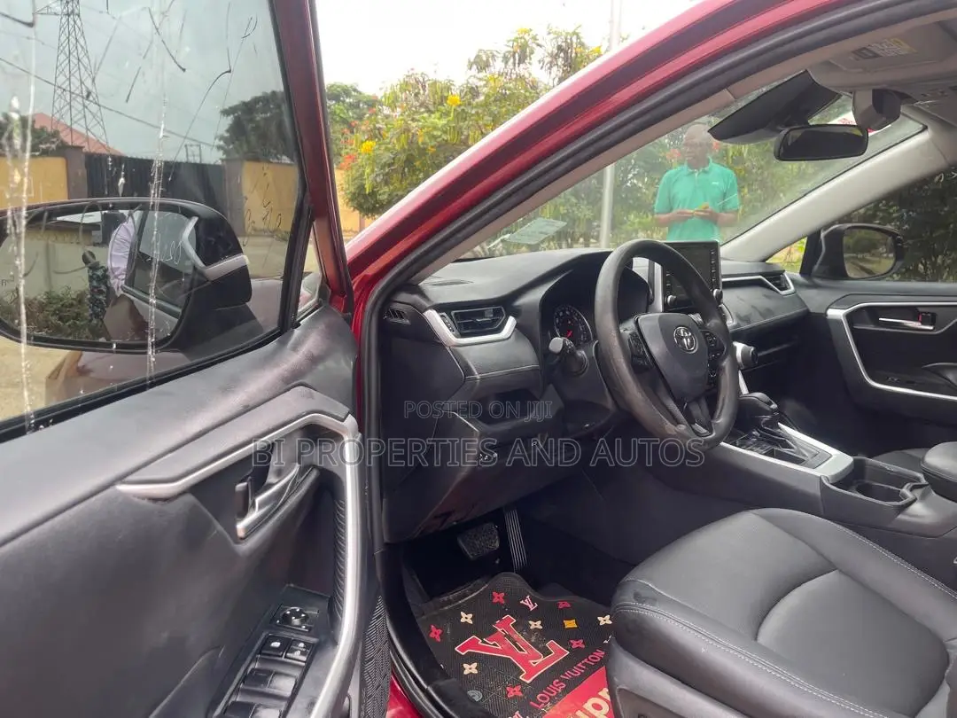 Toyota RAV4 XLE AWD 2020 Red