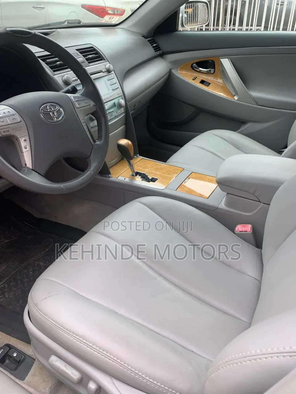 Toyota Camry XLE 4dr Sedan (2.4 4cyl 5A) 2008 Silver