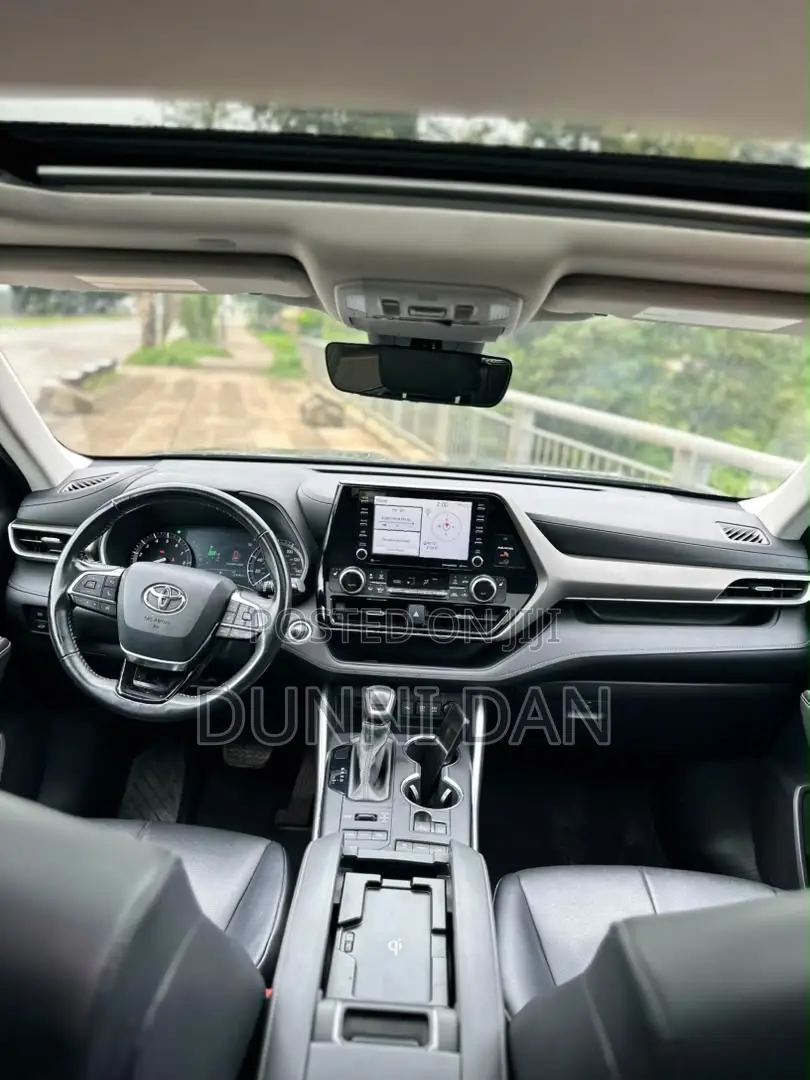 Toyota Highlander XLE 2021 Black