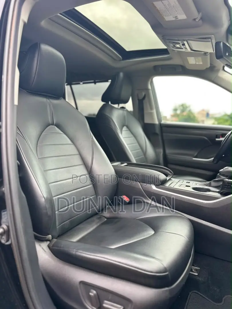 Toyota Highlander XLE 2021 Black