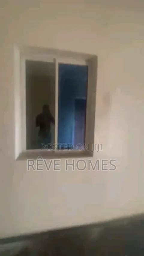 Mini Flat in Jibowu for rent