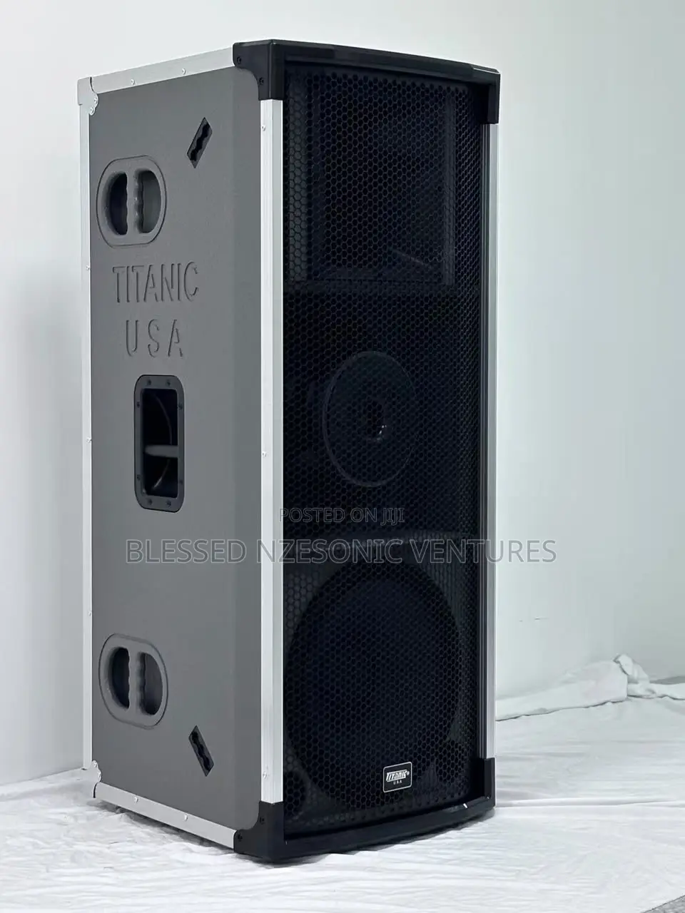 Double Titanic Speakers